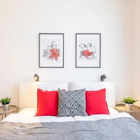 Excellent Location Magnificent Flat アパート *