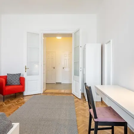 アパート Excellent Location Magnificent Flat *