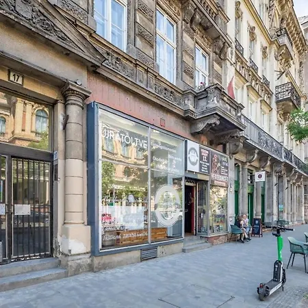 Excellent Location Magnificent Flat Apartamento Budapest