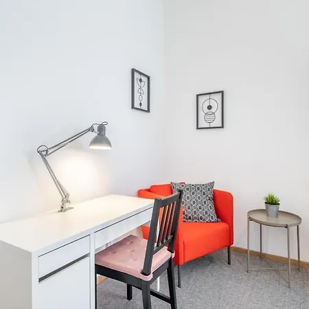 Excellent Location Magnificent Flat *