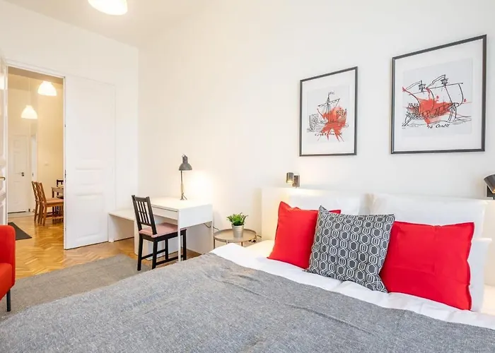 Excellent Location Magnificent Flat *