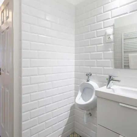 Excellent Location Magnificent Flat 아파트 *