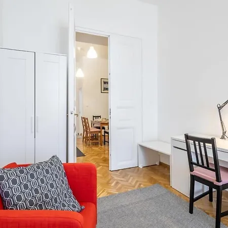 Excellent Location Magnificent Flat 아파트 *