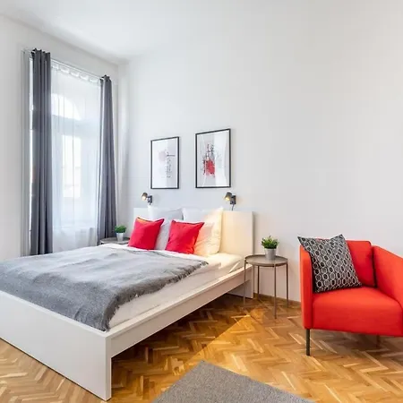 아파트 Excellent Location Magnificent Flat